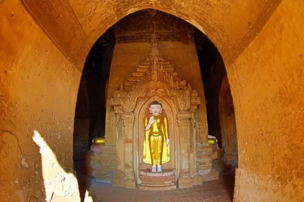 Buddha statue in Shwe Leik Too Pagoda in Bagan, Myanmar (Burma)