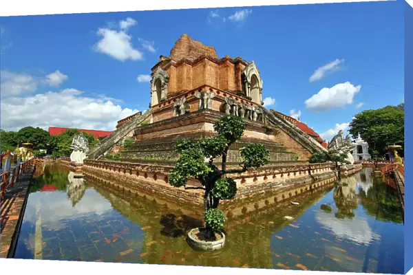 Wat Chedi Luang Temple Chedi in Chiang Mai, Thailand