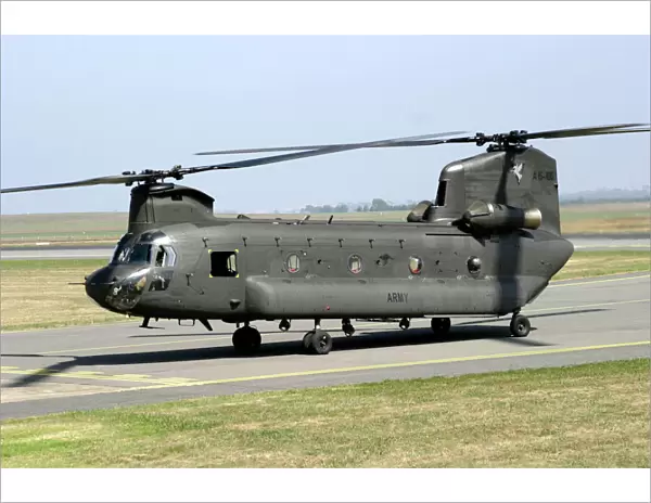 A15-106. Royal Australian Army Chinook taxiing in to Avalon to collect troops
