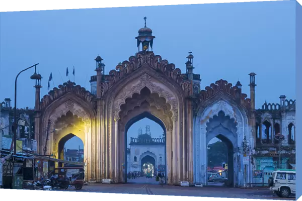 India, Uttar Pradesh, Lucknow, Gate in the old city