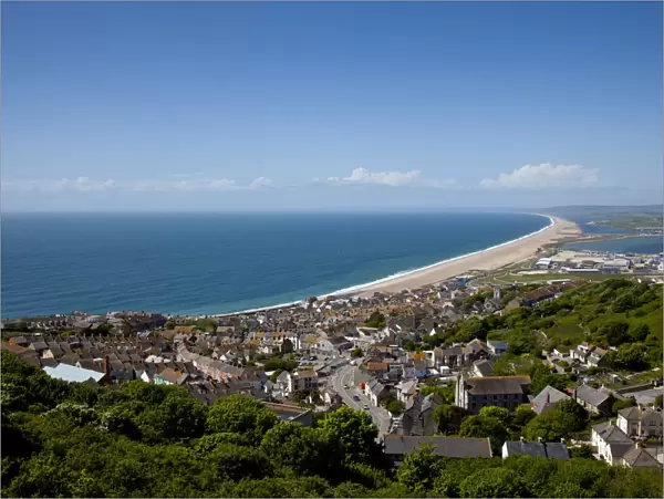 Portland, Dorset, England, Chesil beach and the town of Fortuneswell from portland