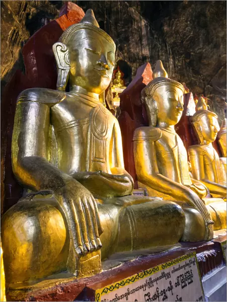 Myanmar, Shan state, Pindaya. Buddha statues inside Pindaya caves (Shwe U Min Pagoda)