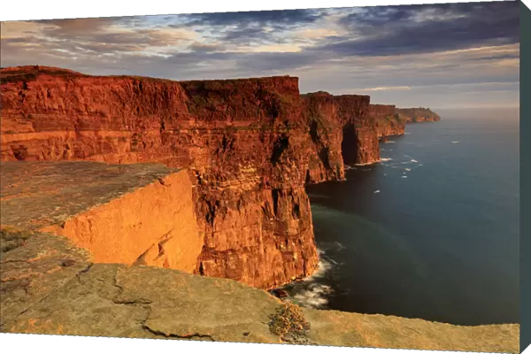 Ireland, Clare county, Cliffs of Moher at sunset