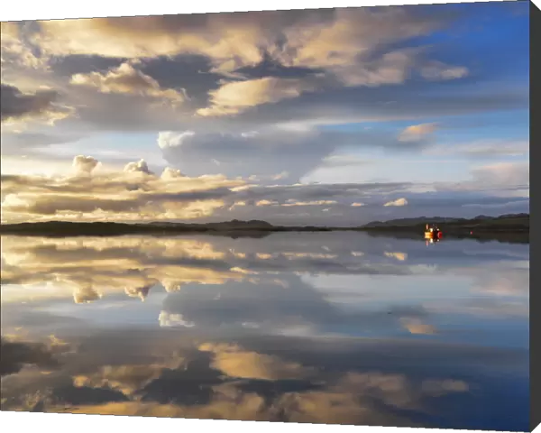 Ireland, Co. Donegal, Mulroy bay, Reflection at dusk