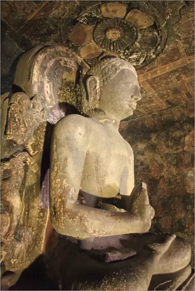 Buddha, Cave 6, vihara (monastery), UNESCO World Heritage site, Ajanta, Maharashtra
