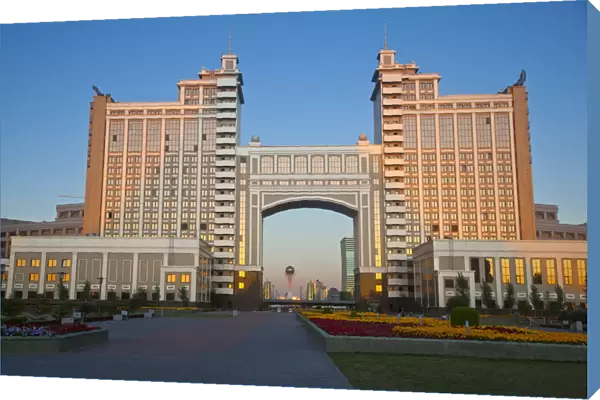 Kazakhstan, Astana, Nurzhol Bulvar - KazMunaiGas building home to the Oil and Gas