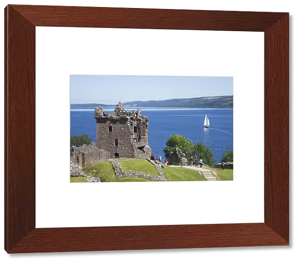 UK, Scotland, Highlands, Loch Ness, Urquhart Castle