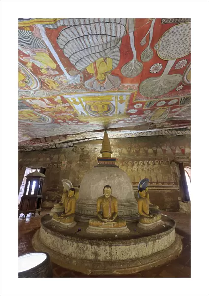 Sri Lanka, Dambulla (Unesco Site), Maharaja Viharaya Cave Temple