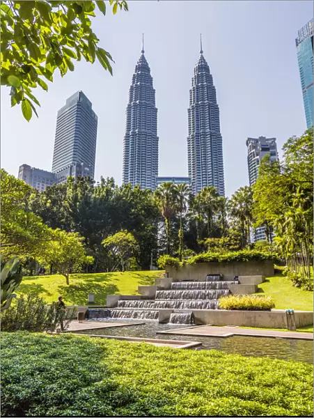 Petronas Twin Towers from KLCC Park, Kuala Lumpur, Malaysia, South East Asia, Asia