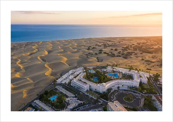 Maspalomas sand dunes and Riu palace resort, Gran Canaria, Canary Islands, Spain