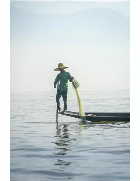 Fisherman with a fishing, Lake Inle, Nyaungshwe Township, Taunggyi District, Shan State