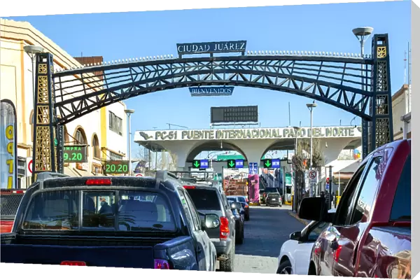 Mexico, Ciudad Juarez, Paso del Norte Port Of Entry Bridge To El Paso, Texas