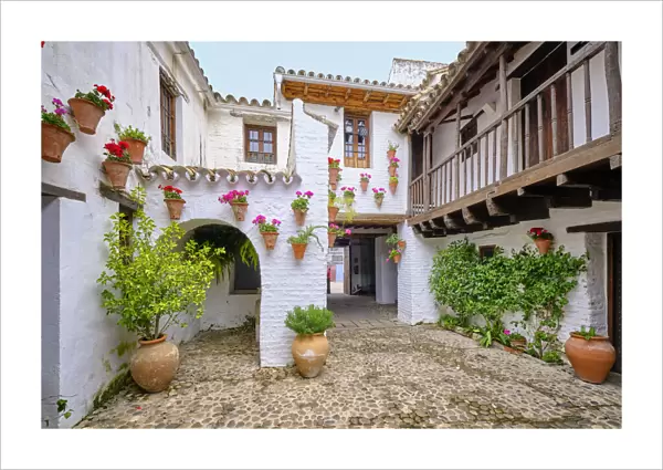 Patio of the Posada del Potro, initially an inn founded on the 14th century and nowadays the Centro Flamenco Fosforito, a place where we can study and listen to flamenco. Cordoba, Andalucia. Spain