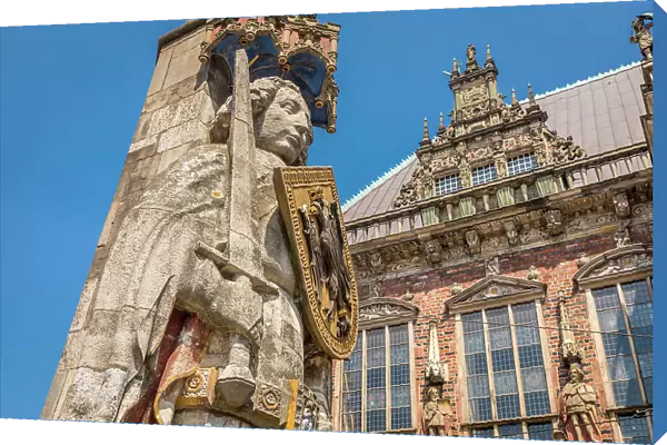 Statue of Bremer Roland in front of the town hall on the market square, Bremen, Germany