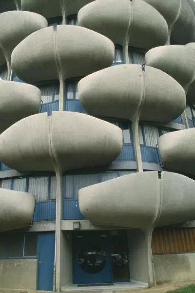 10019889. FRANCE Ille de France Creteil Modern housing block with rounded balconies