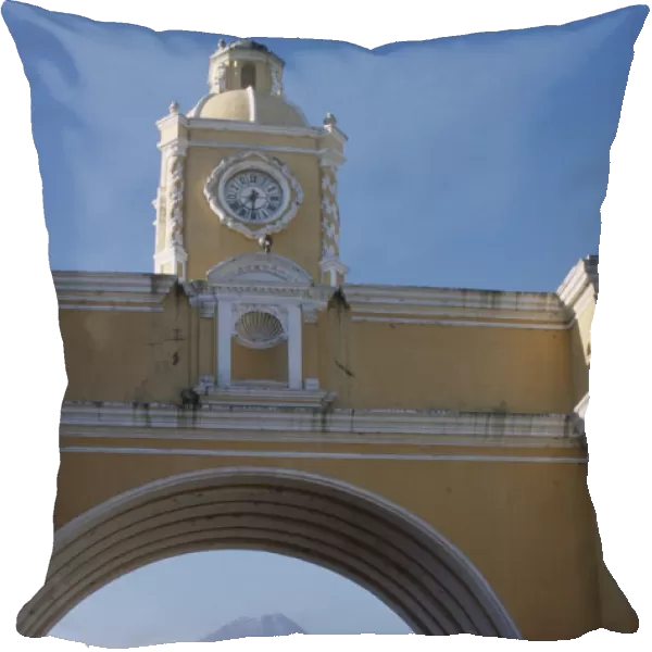 20023760. GUATEMALA Antigua Arco de Santa Catarina