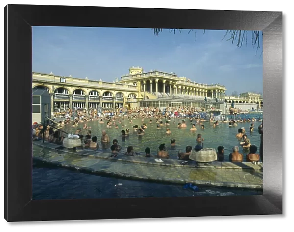 20037267. HUNGARY Budapest Szechenyi Thermal Baths
