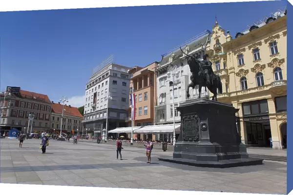 Croatia, Zagreb, Old Town, Ban Jelacic statue in the Square