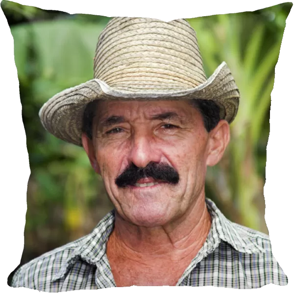 20085701. CUBA Holguin Province Boca Sama Farmer near Guardalavaca