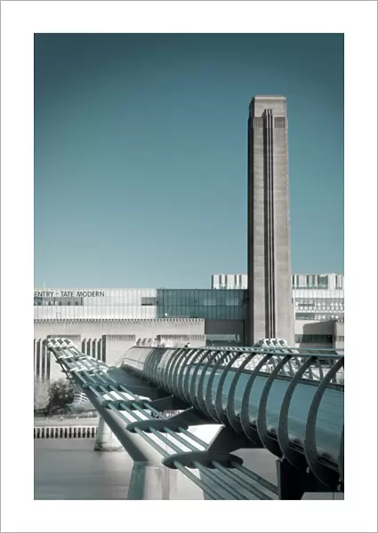 UK, London, Millennium Bridge and Tate Modern