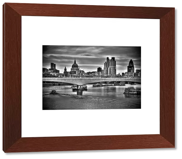 UK, London, The City, Waterloo Bridge over River Thames