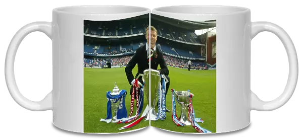 Rangers: Champions Triumphant Return to Ibrox with the Treble (31 / 05 / 03)