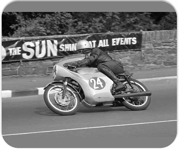 Steve Murray (Honda) 1966 Ultra Lightweight TT