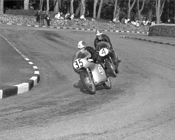 Bruno Spaggiari and Mike Hailwood (Ducati) 1959 Ultra Lightweight TT