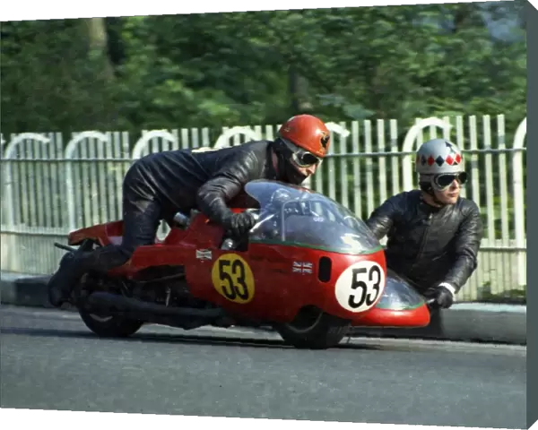Des Evans & Ian Gemmell (Rumble BSA) 1969 750 Sidecar TT