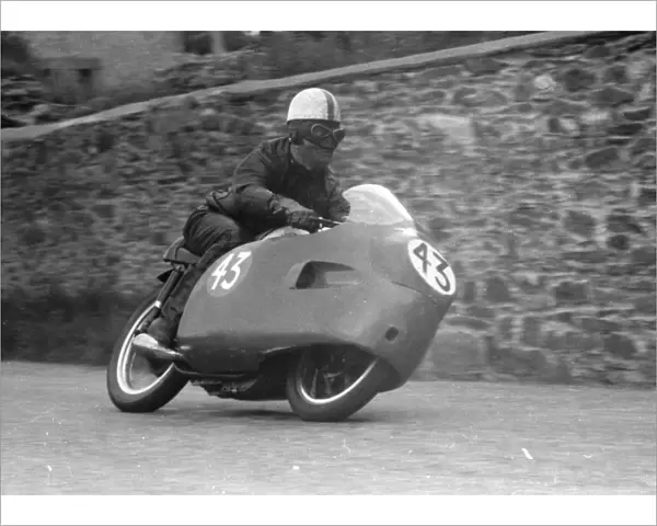 Ernie Barrett (Norton) 1957 Junior TT