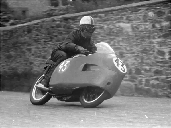 Ernie Barrett (Norton) 1957 Junior TT