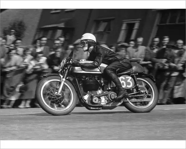 Maurie Quincey (Norton) 1955 Senior TT