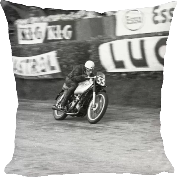 Bill Doran (AJS) 1950 Senior TT practice