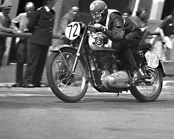 Frank Sheene (BSA) 1953 Junior Clubman TT