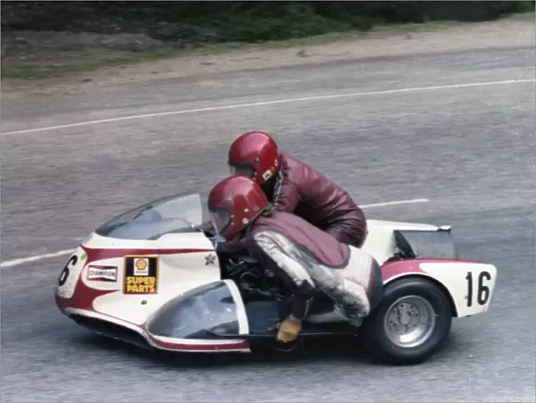 John Barker & Nick Cutmore (Yamaha) 1978 Sidecar TT