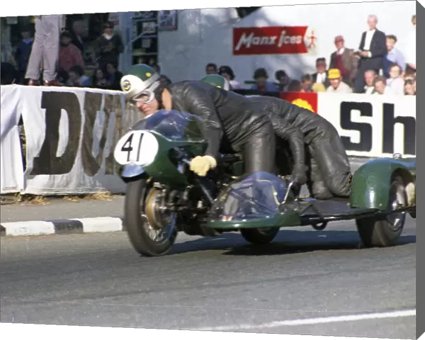 Mick Farrant & J R Bent (Vincent) 1968 500 Sidecar TT