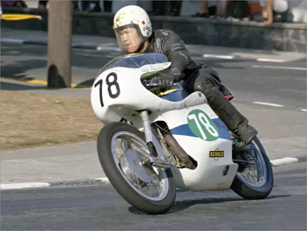 Andy Francis (Greeves) 1975 Lightweight Manx Grand Prix