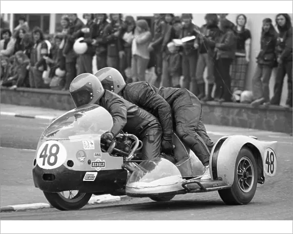 Joe Coxon & R Kissell (Triumph) 1974 750 Sidecar TT