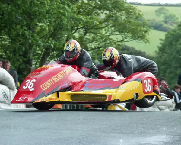 Philip Dongworth & John Luebke (Ireson Kawasaki) 2000 Sidecar TT