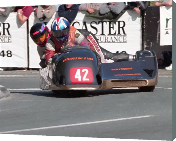 Philip Dombernowaky & Waklas Nenesson (Ireson) 1999 Sidecar TT