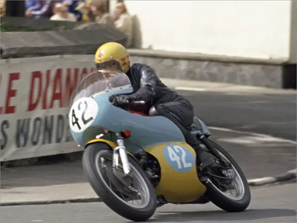 Gary Thomas (Aermacchi) 1974 Junior Manx Grand Prix