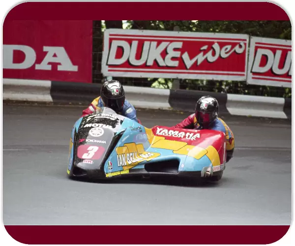 Ian Bell & Neil Carpenter (DMR Yamaha) 2000 Sidecar TT