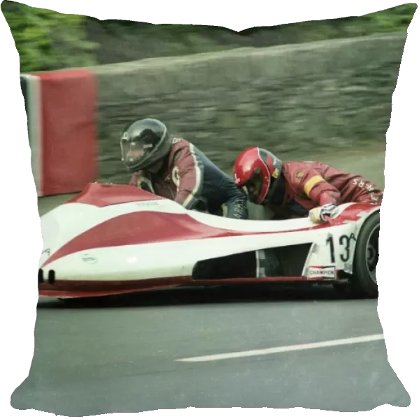 John Barker  /  Alan Langton (Yamaha) 1983 Sidecar TT
