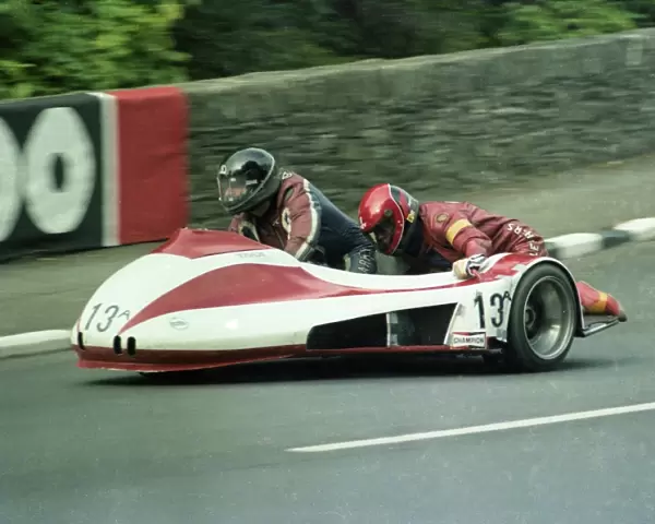 John Barker  /  Alan Langton (Yamaha) 1983 Sidecar TT