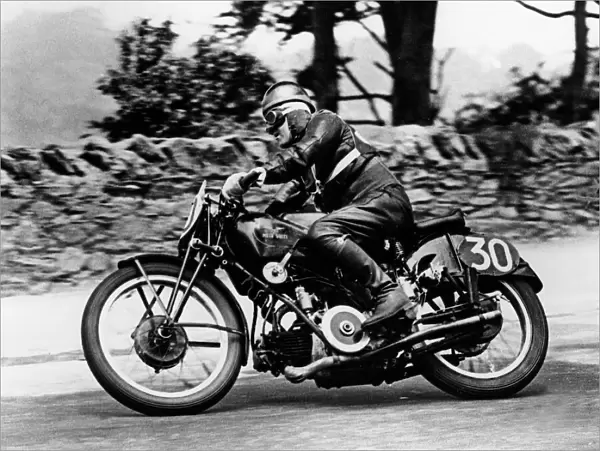 Stanley woods on Moto Guzzi 1935 IOM TT