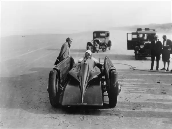 Segrave in Golden Arrow, Daytona beach 1929