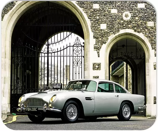 Aston Martin DB5 James Bond, 1965