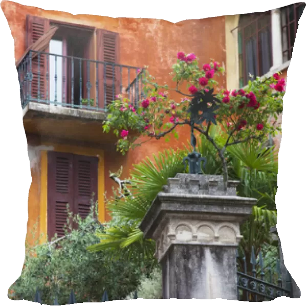 ITALY, Brescia Province, Gardone Riviera. Villa detail