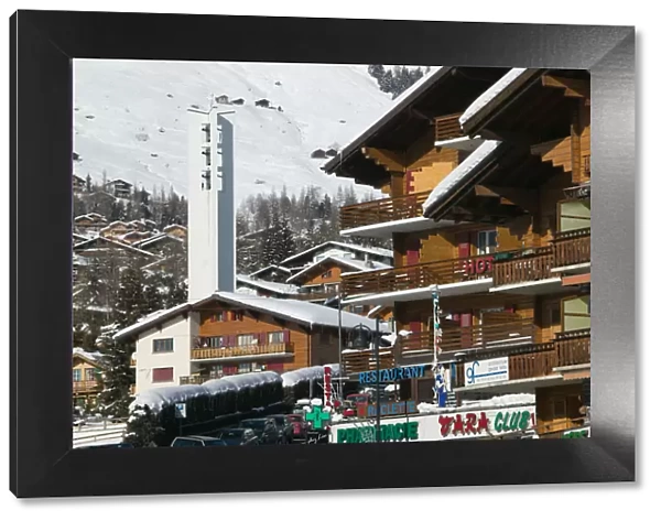 SWITZERLAND-Wallis  /  Valais-VERBIER: Ski Resort  /  Winter Town View with Verbier-Station