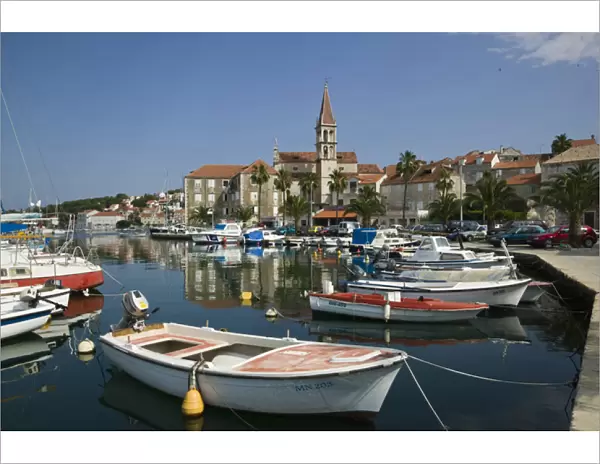 CROATIA, Central Dalmatia, BRAC ISLAND, MILNA. Harbor View